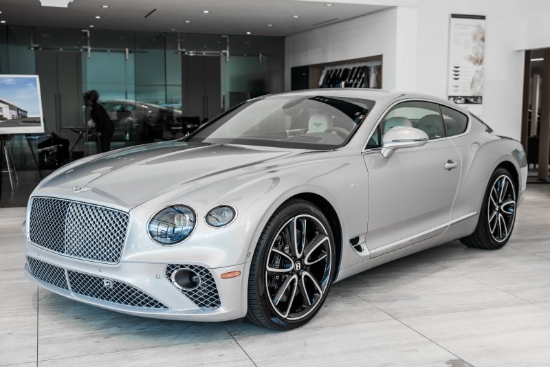 Бентли Континенталь ГТ 2020