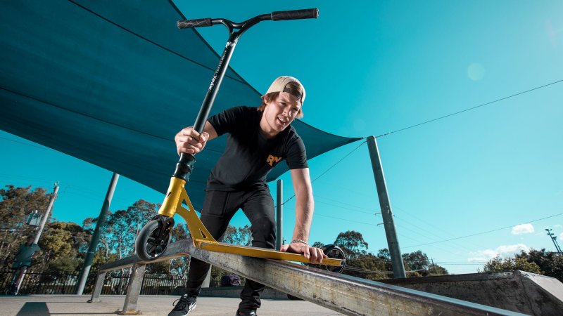 Самокат фон