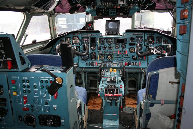 АН 12 тюменские авиалинии