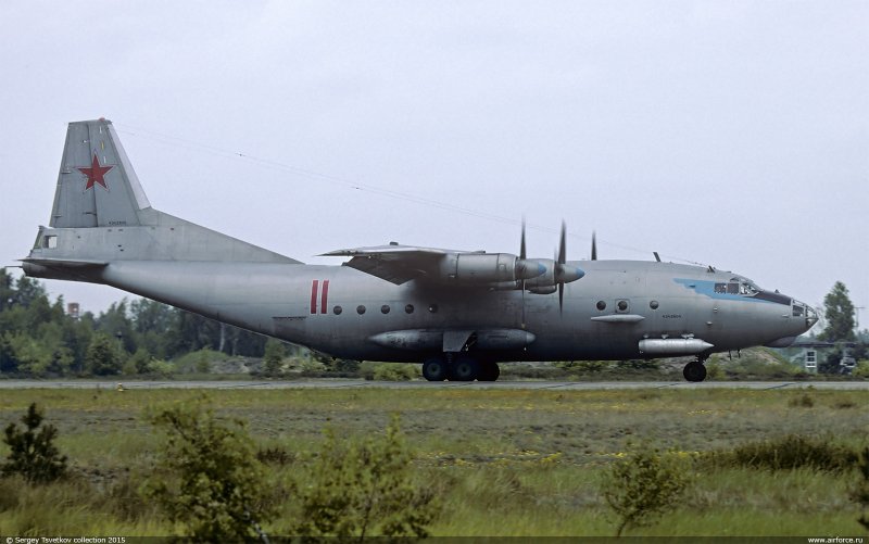 АН 12 бортовой номер 12111