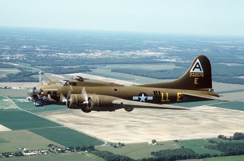 B17 бомбардировщик