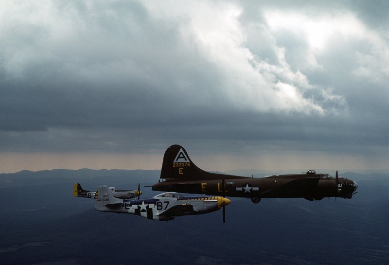 Стабилизатор b-17 Flying Fortress