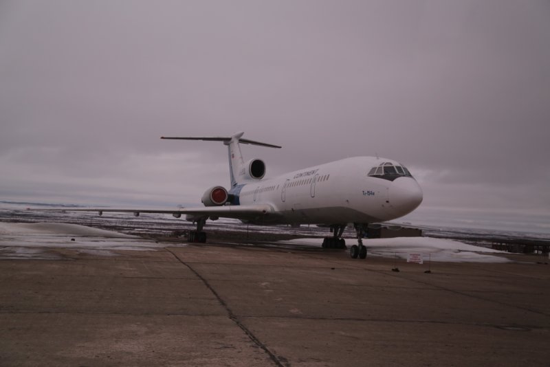 Ветер сдувает самолёты