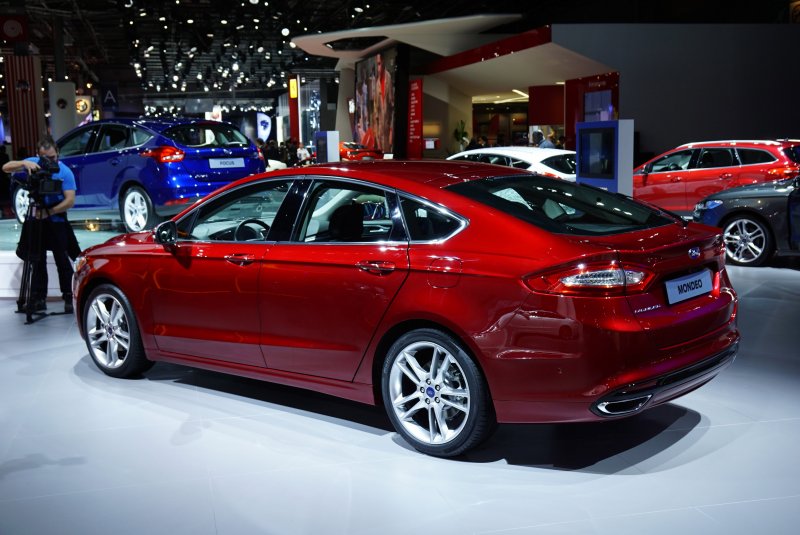 Ford кроссовер Edge 2014