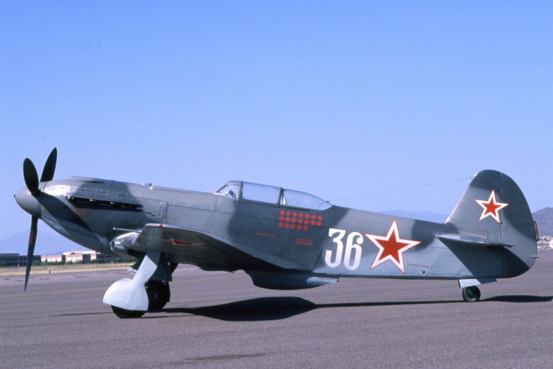 Як-9 истребитель