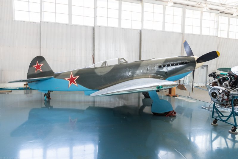 Як-9т истребитель