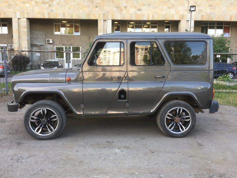 УАЗ Хантер на литых дисках r16