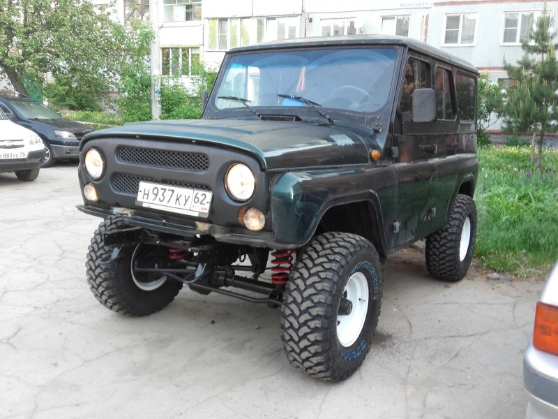 УАЗ Хантер на 35 колесах с лифтом