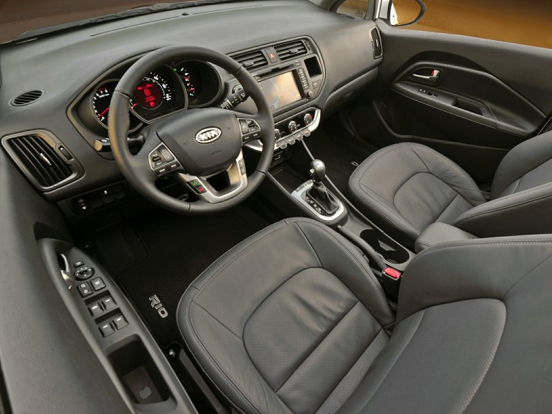 Киа Рио хэтчбек 2014 салон