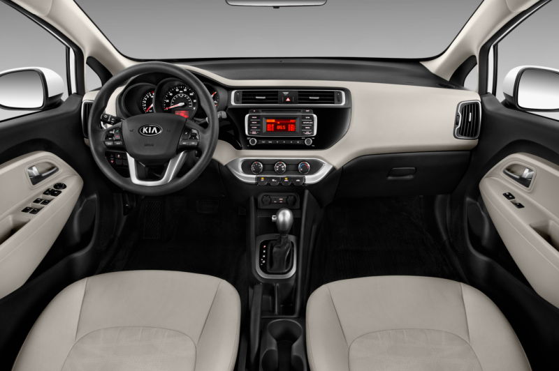 Kia Rio 2016 седан салон