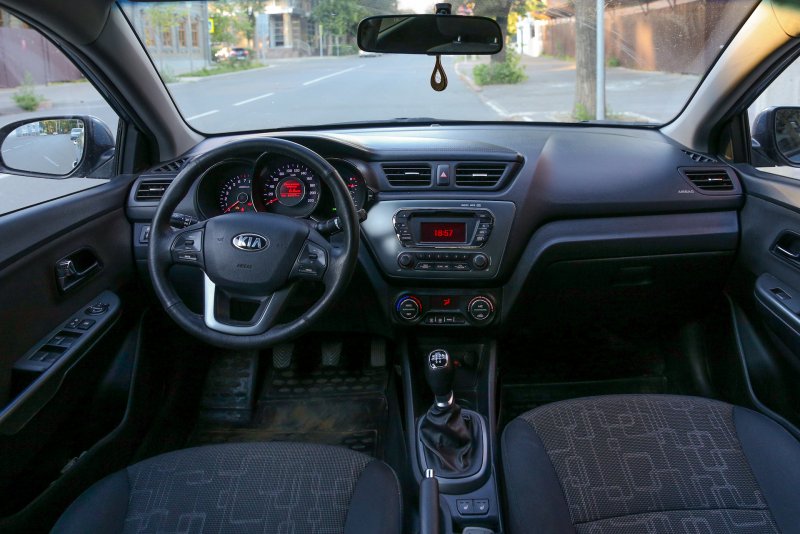 Kia Rio 2013 салон