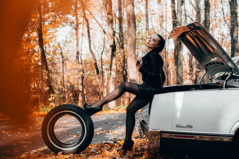 Девушка в машине