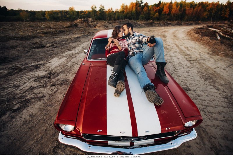 Фотосессия с машиной девушки