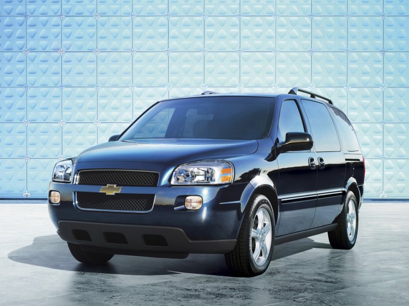 Chevrolet Uplander 1 поколение минивэн