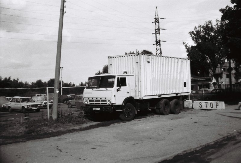 КАМАЗ 53212 красный