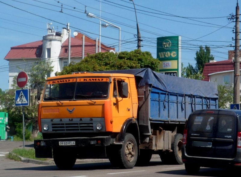 КАМАЗ 53212 молоковоз