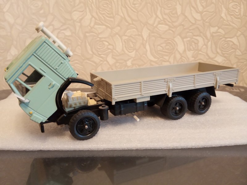 В 686 та 02, КАМАЗ 53212.