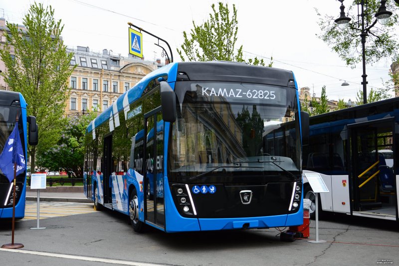 Троллейбус КАМАЗ 62825