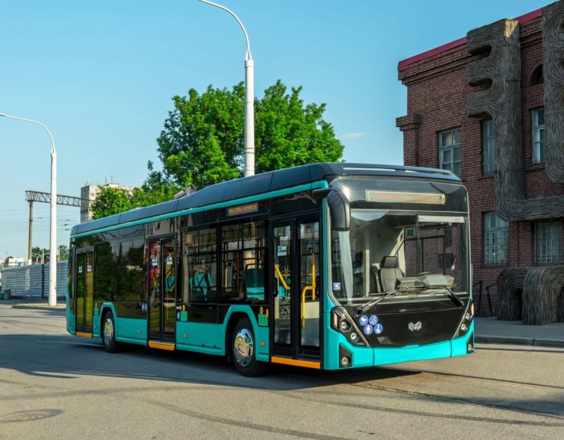 Троллейбус КАМАЗ 62825