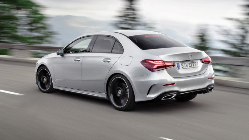 Mercedes Benz a class седан