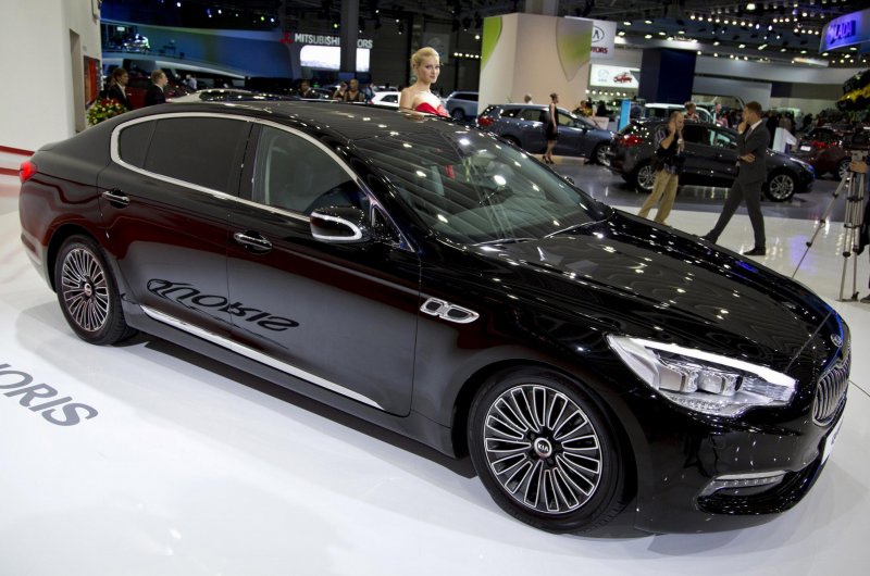 Киа Кворис 2012