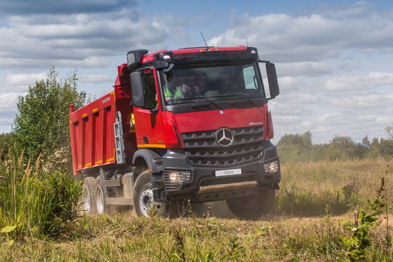 Самосвал Mercedes-Benz Actros 3341