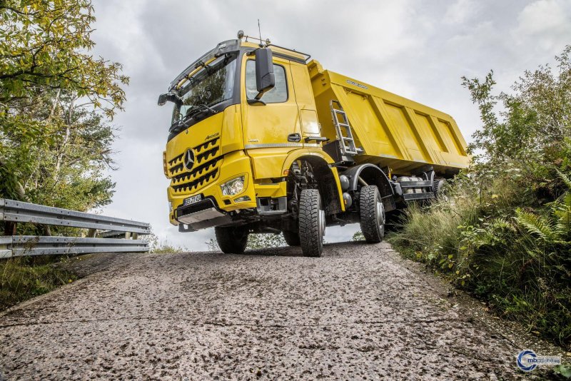 Мерседес Бенц Актрос самосвал