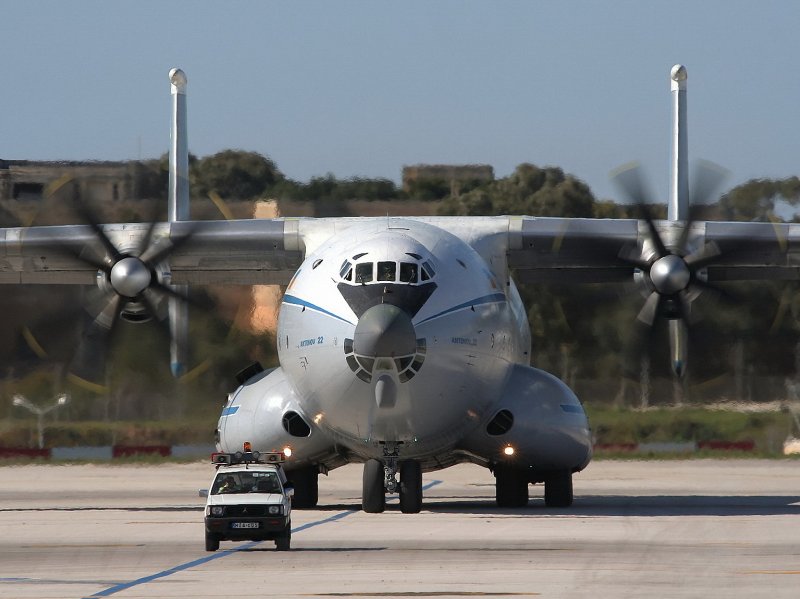 CN 235 самолет