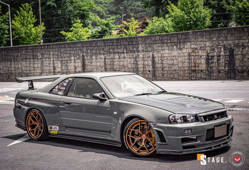 Nissan GTR r34 седан