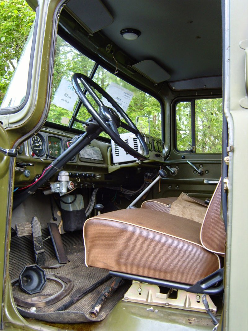 ЗИЛ-131 кабина внутри