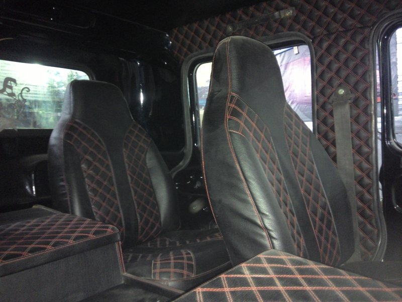 Тюнингованный ЗИЛ 130 салон