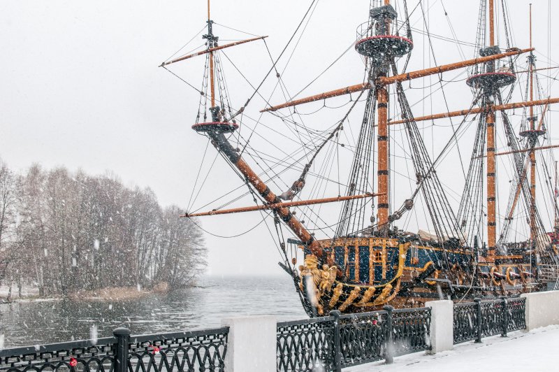 Лансере «корабли времен Петра i»