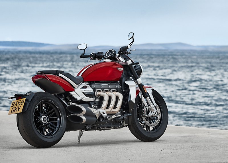 Мото Триумф рокет 3