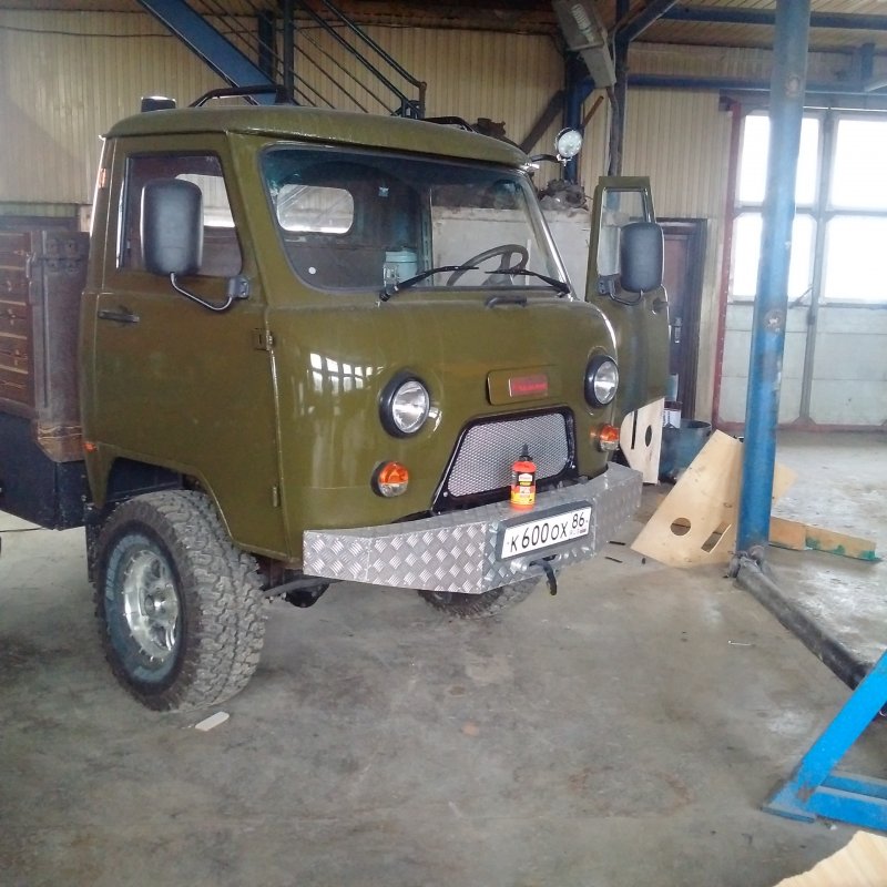 УАЗ грузовой 3303 салон