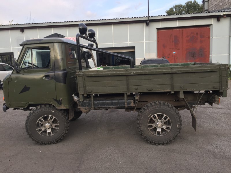 УАЗ 3303 пикап