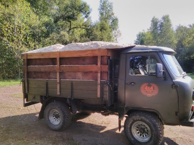 УАЗ бортовой 3303 кабина