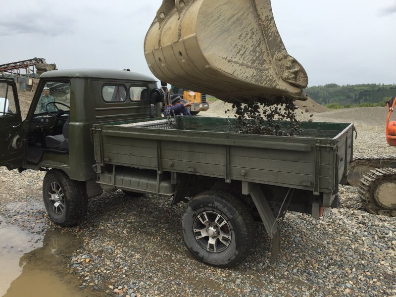 3303 УАЗ бортовой бездорожье