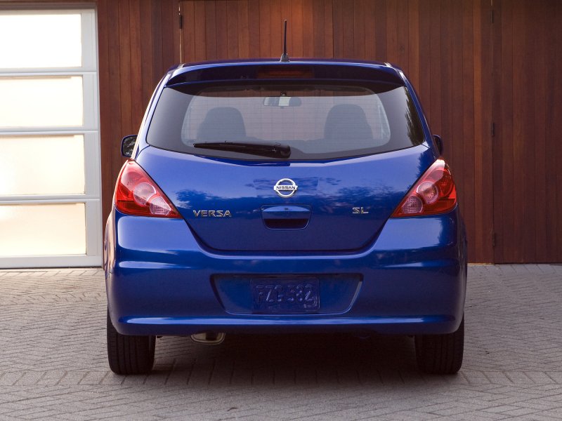 Nissan Versa 2011 хэтчбек
