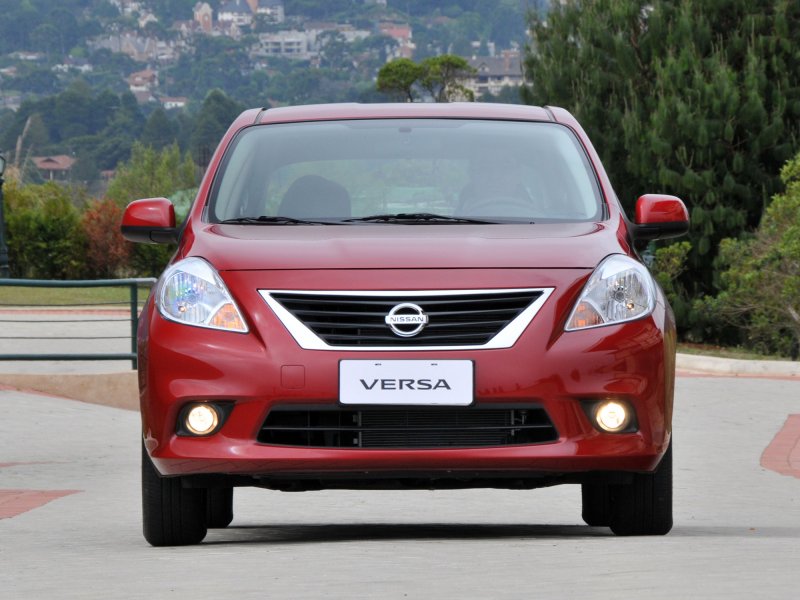 Nissan Tiida Versa