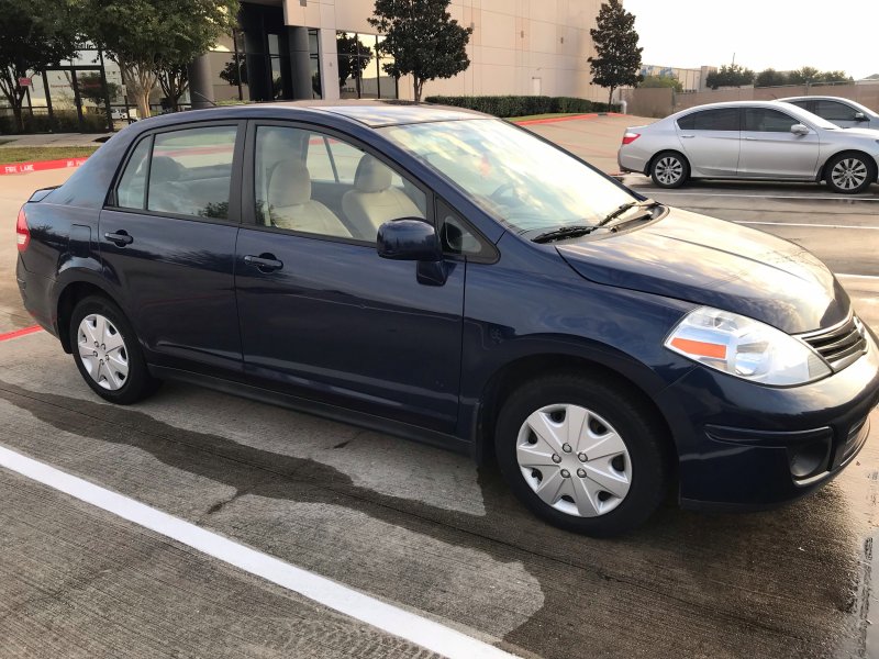 Nissan Versa 2006