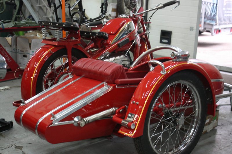 Л-350 мотоцикл красный октябрь