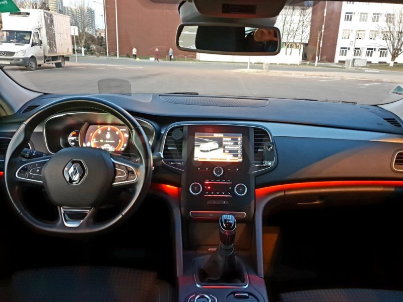Рено талисман седан салон