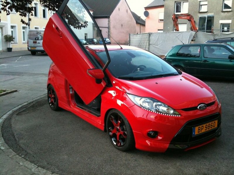Тюнингованная Форд Фиеста