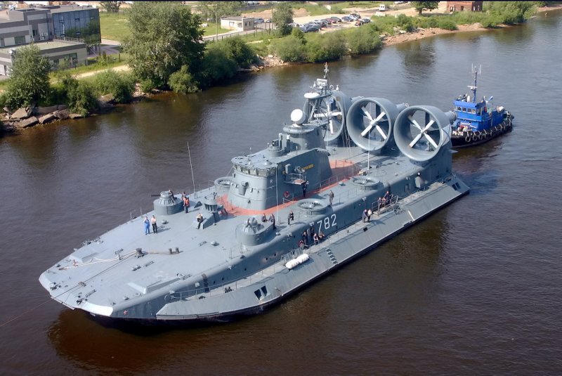 Малый десантный корабль ЗУБР