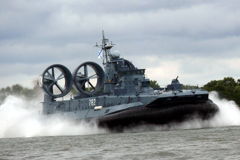 Малый десантный корабль Евгений Кочешков