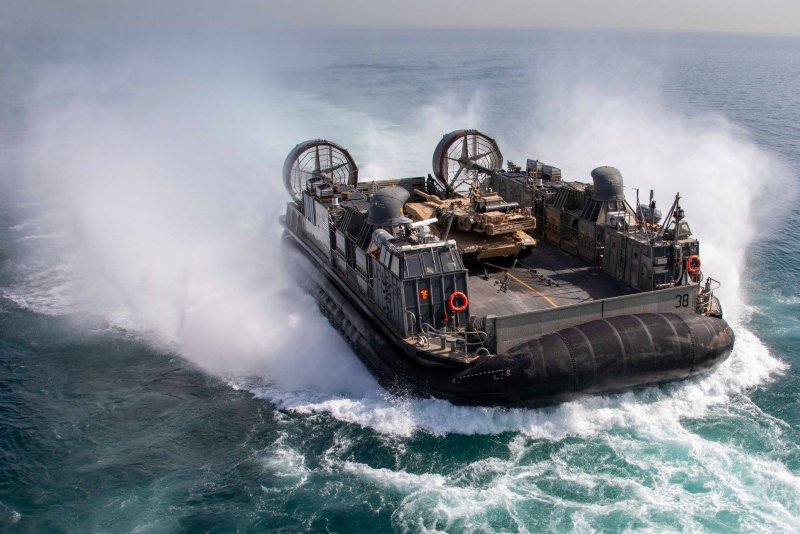 Корабль на воздушной подушке