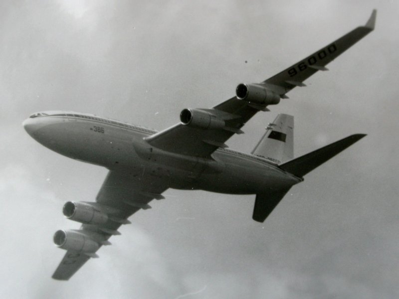 Ту-204 СССР-64001