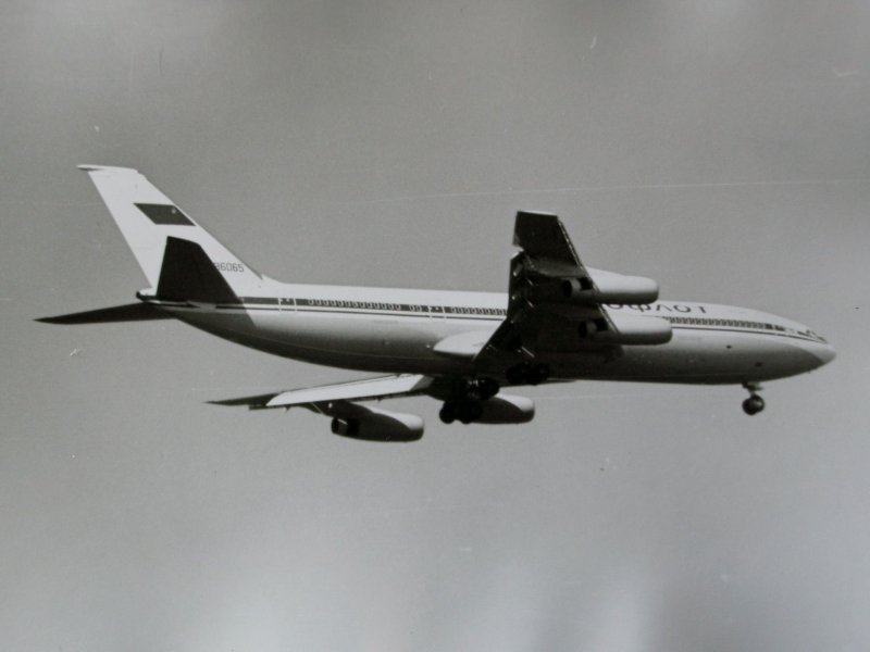 Ту-204 СССР-64001