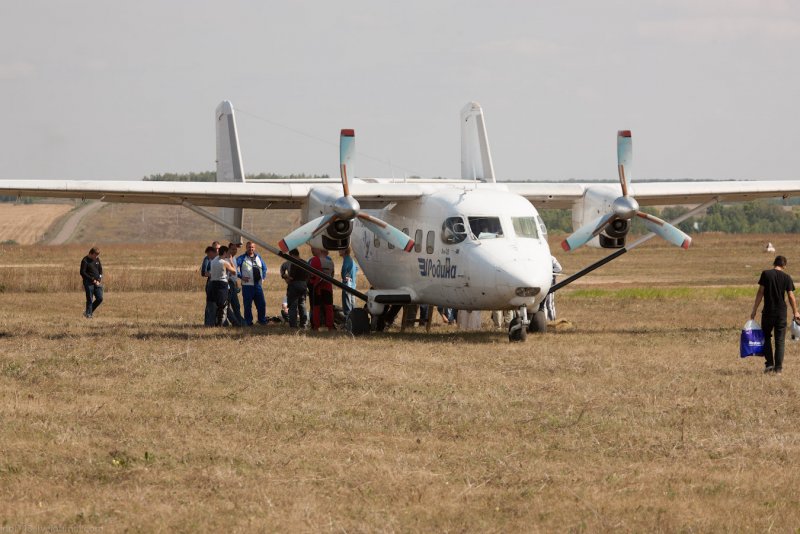 АН-28 пассажирский самолёт фото