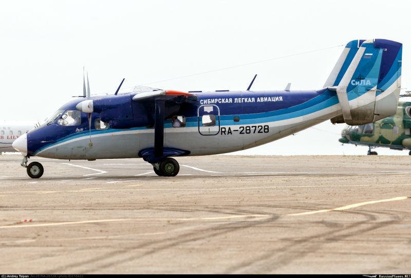 АН-28 пассажирский самолёт